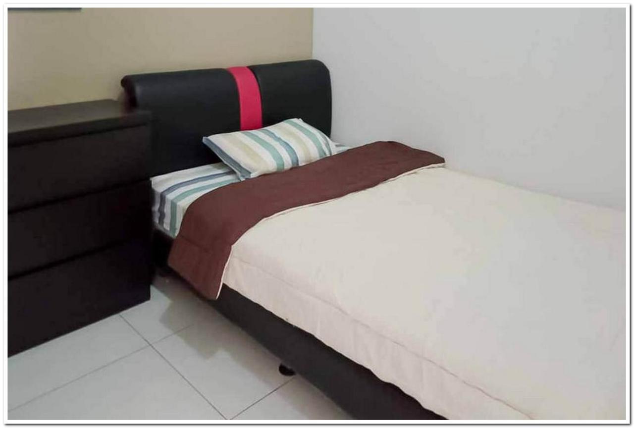 Syukur Guesthouse Syariah Near Exit Toll Cikopo Redpartner Cikampek Eksteriør billede